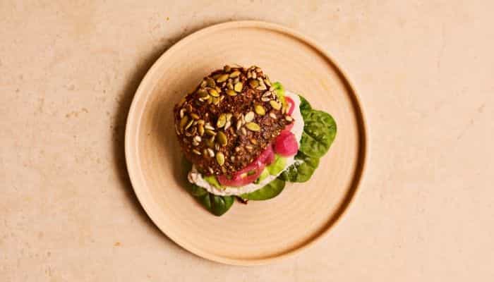 Rugbrødsbolle med tun